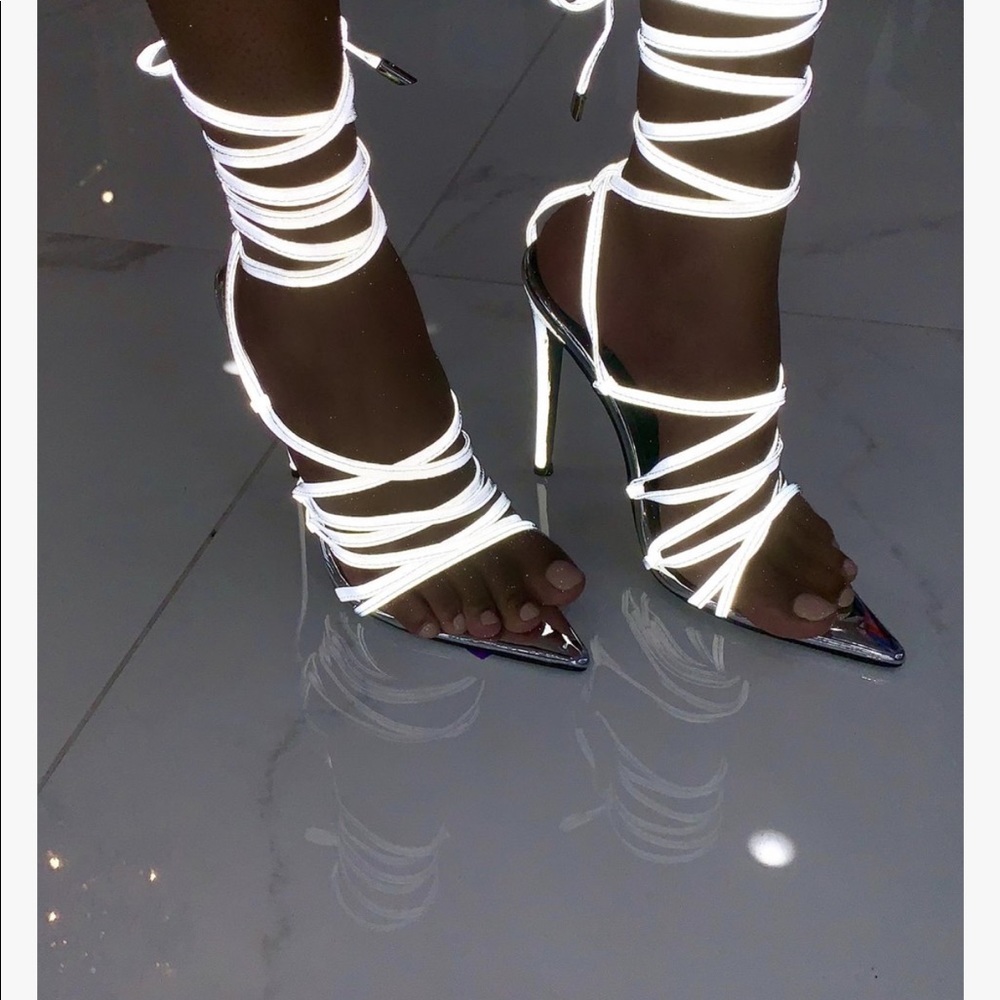 SHANE JUSTIN  NIB REFLECTIVE TIE UP SANDALS